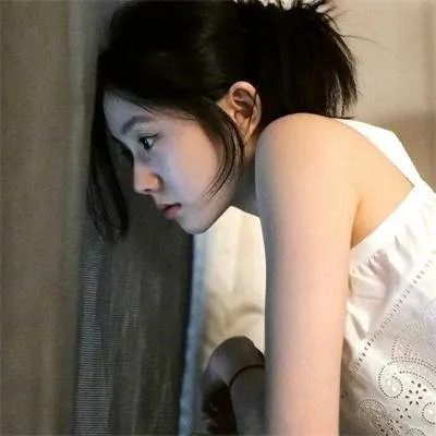 国产精品深宫侍女《宫灯微光》全集 - 侍女微光暖心